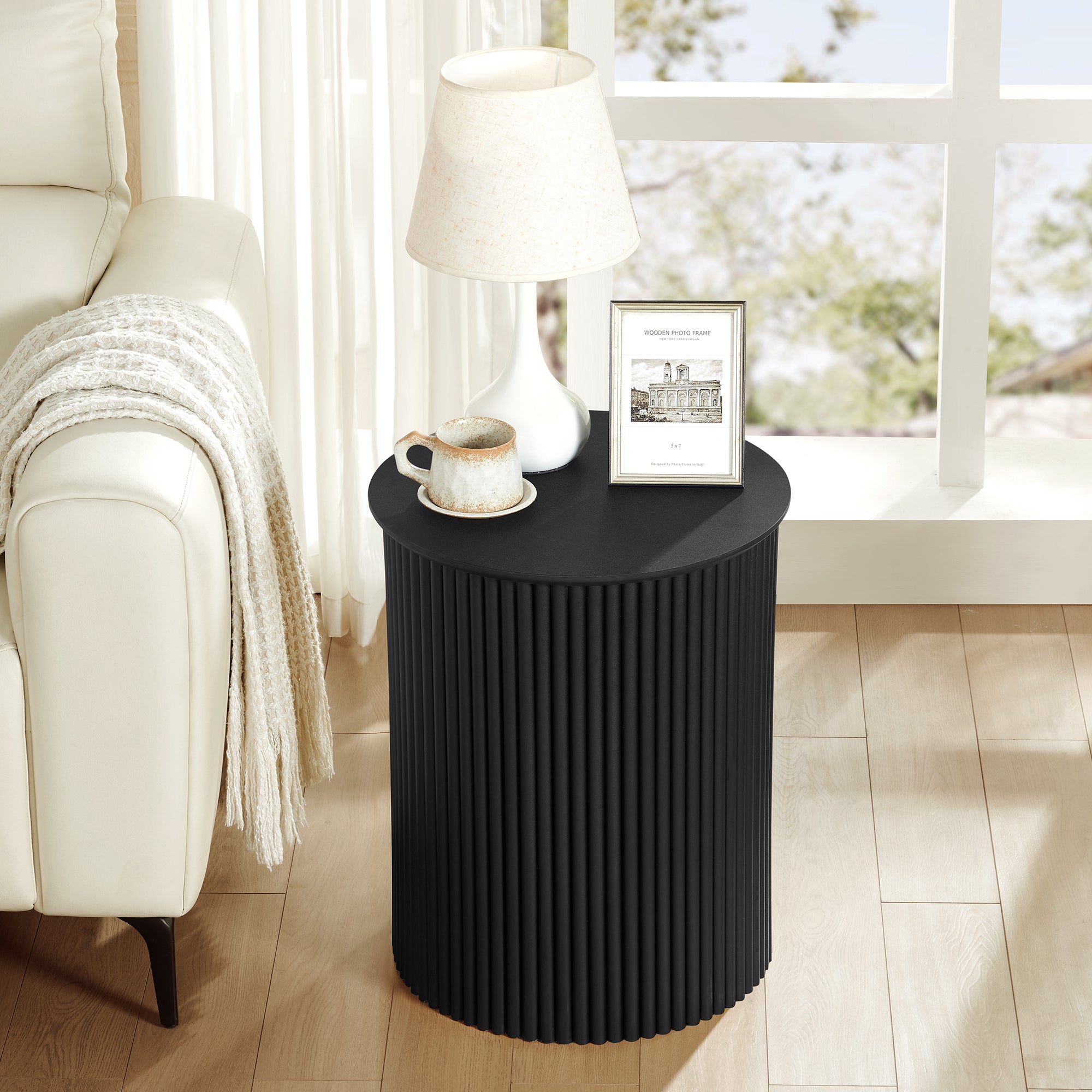 Small Round End table for Living Room with fluted Design, Circle Bedside Table for Bedroom